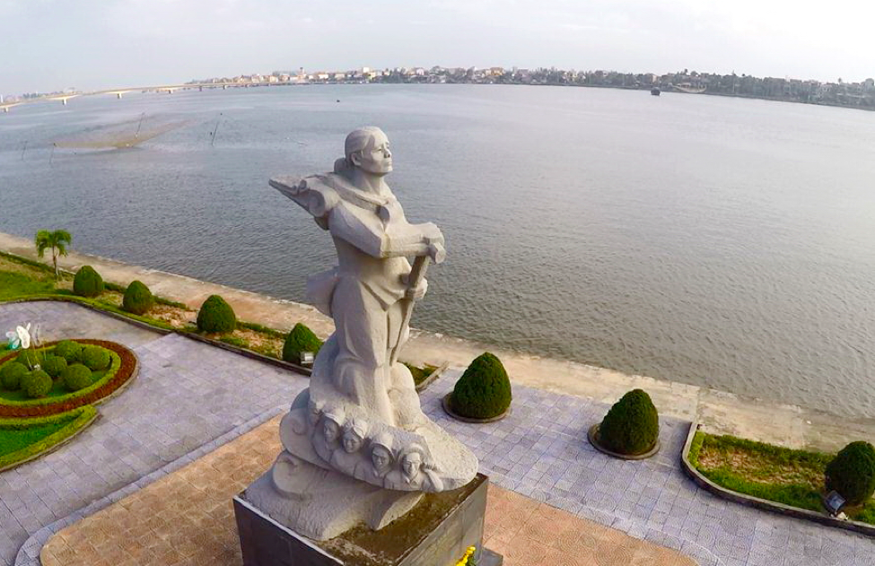 Tượng đài mẹ Suốt - địa điểm du lịch Quảng Bình Tượng đài mẹ Suốt - địa điểm du lịch Quảng Bình