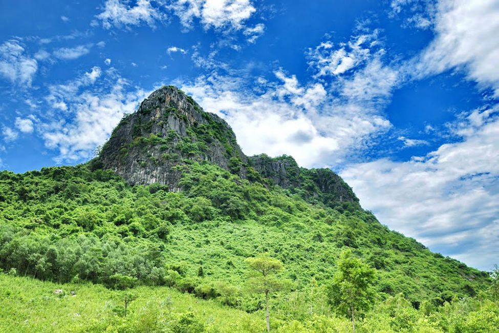 Núi Thần Đinh - địa điểm du lịch Quảng Bình Núi Thần Đinh - địa điểm du lịch Quảng Bình